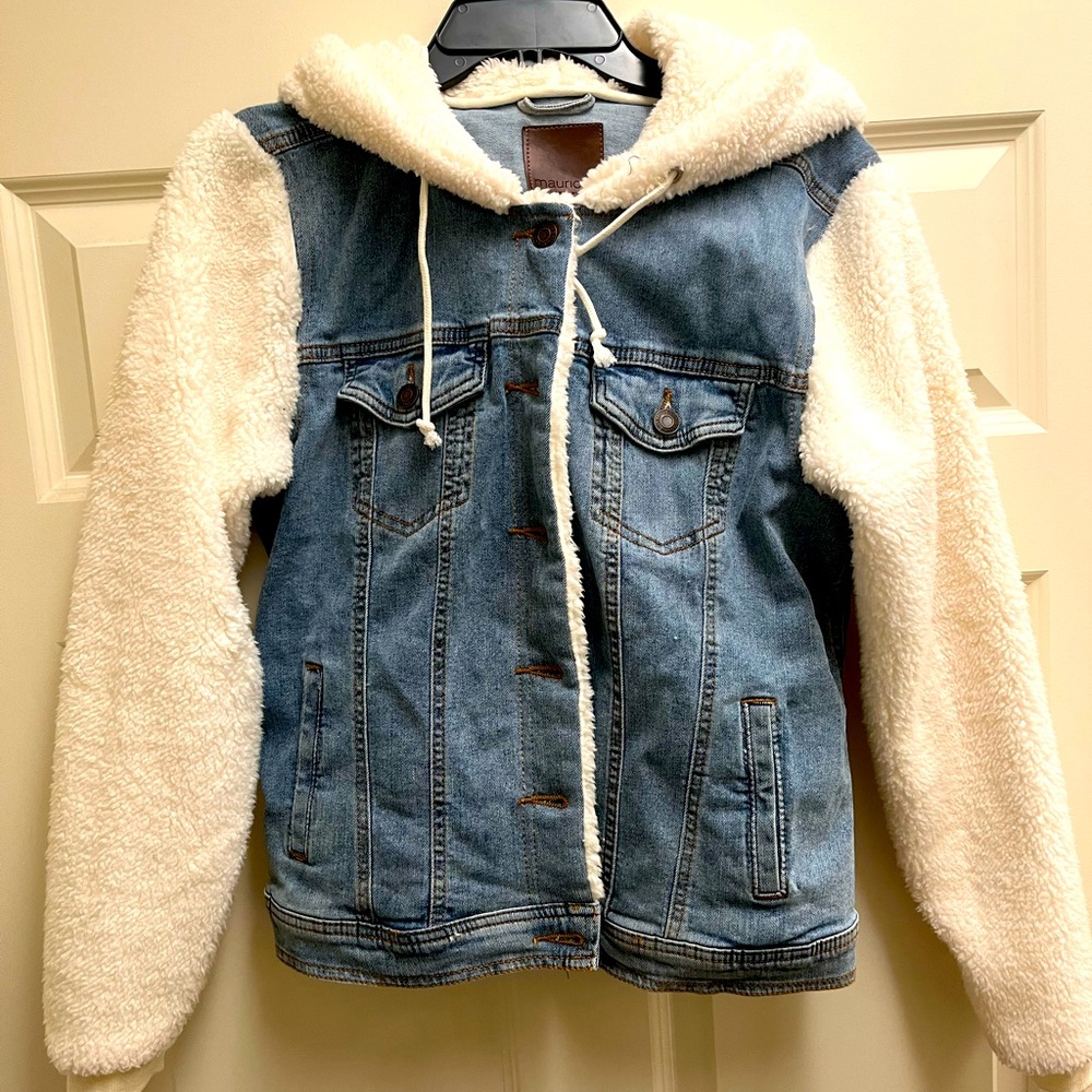 Adorable jean cropped jacket with Sherpa hood and sleeves nwt